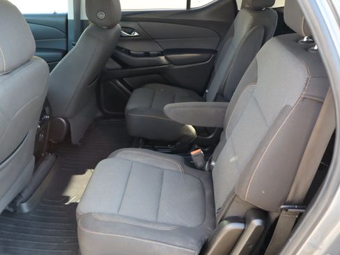 Used 2019 Chevrolet Traverse LT FWD image 31
