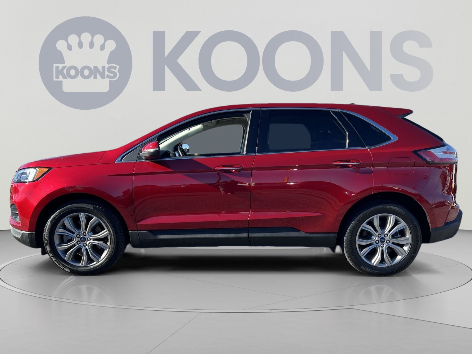 Used 2022 Ford Edge Titanium AWD/4WD image 2