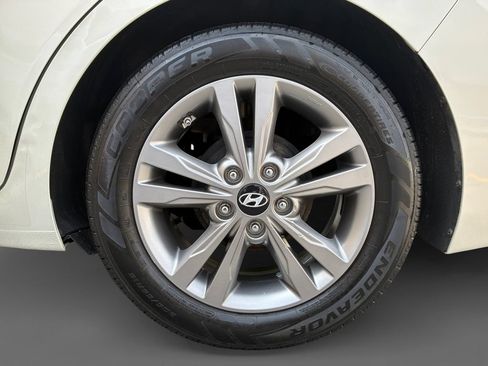 Used 2017 Hyundai Elantra Value Edition FWD image 11