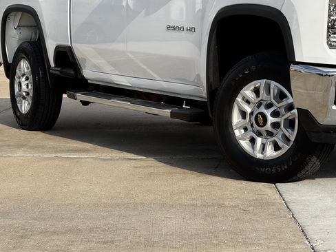 Used 2025 Chevrolet Silverado 2500 LT w/ Convenience Package image 13