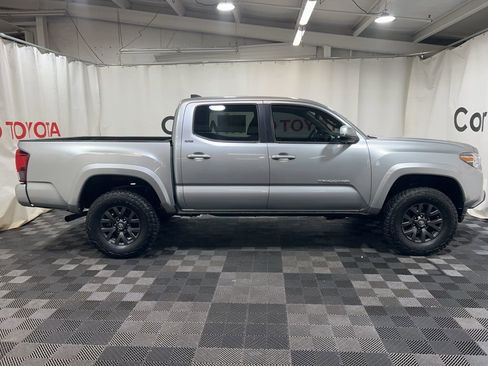 Used 2022 Toyota Tacoma SR5 w/ Technology Package image 10