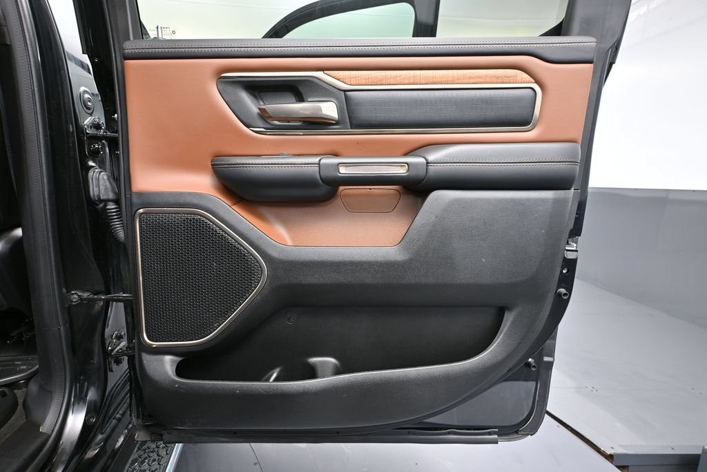 Used 2022 RAM 1500 Limited w/ Body-Colour Bumper Group AWD/4WD image 35