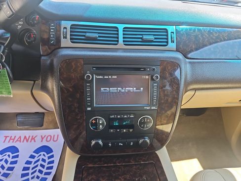 Used 2014 GMC Yukon XL Denali AWD/4WD image 17