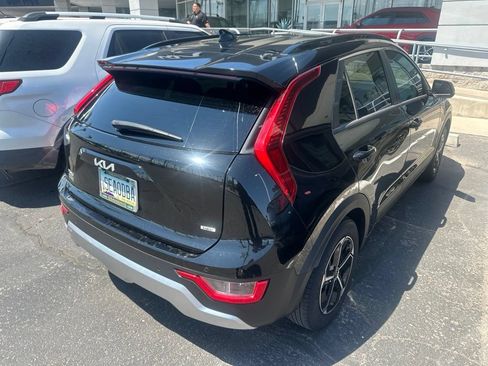 Used 2023 Kia Niro EX FWD image 5