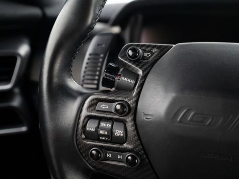 Used 2019 Ford GT RWD image 15