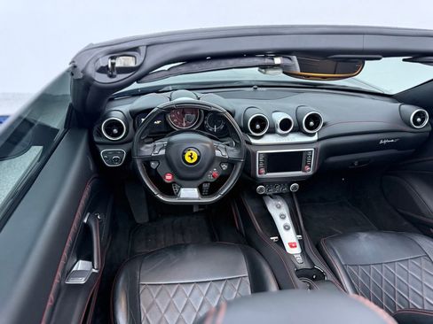 Used 2017 Ferrari California T RWD image 61