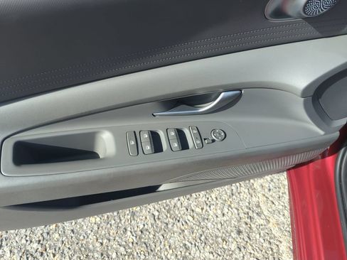 Used 2023 Hyundai Elantra SEL FWD image 19