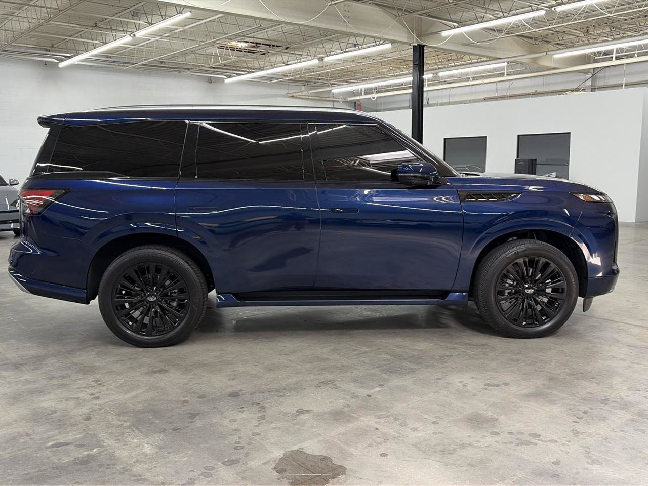 Used 2025 INFINITI QX80 Luxe RWD image 6