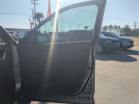 Used 2023 Nissan Rogue SV image 32