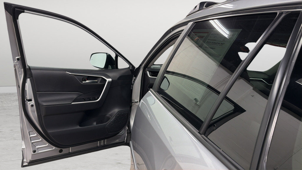 Used 2025 Toyota RAV4 XLE w/ Convenience Package AWD/4WD image 14