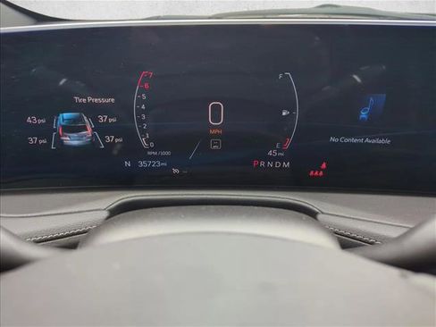 Used 2024 Cadillac XT4 Premium Luxury image 13