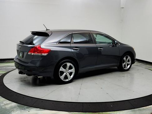 Used 2010 Toyota Venza FWD image 5