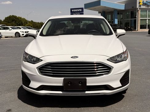 Used 2020 Ford Fusion SE FWD image 2