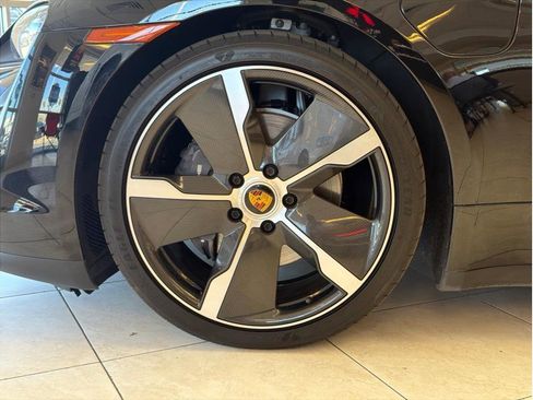 Used 2023 Porsche Taycan image 9