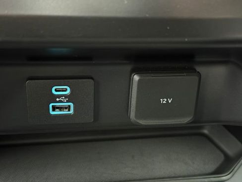 Used 2021 Ford F150 XLT image 7