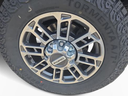 Used 2023 Ford F250 Limited AWD/4WD image 10
