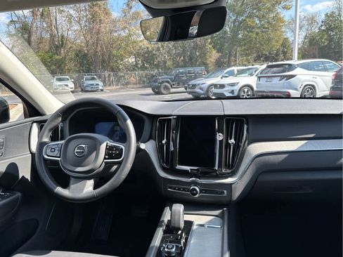 Certified 2025 Volvo XC60 B5 Plus image 21