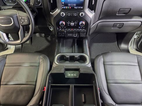 Used 2023 GMC Sierra 3500 Denali w/ Denali Ultimate Package image 27