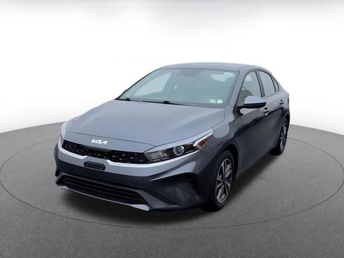 Used 2024 Kia Forte LXS image 7