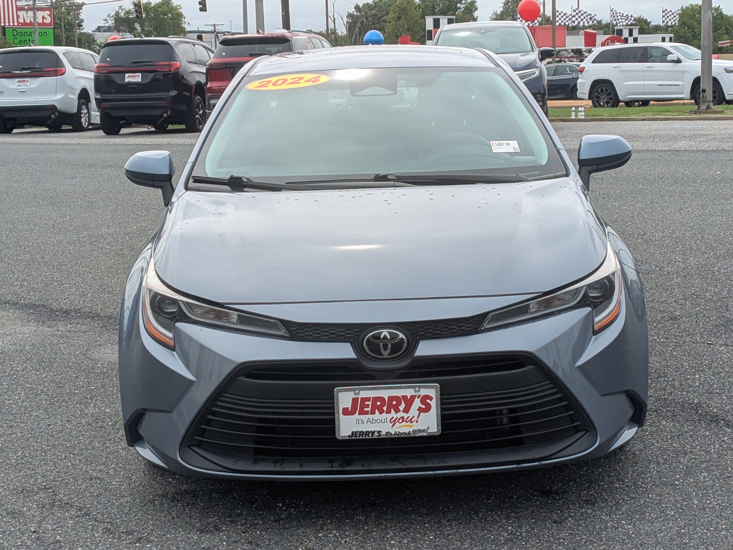 Used 2024 Toyota Corolla LE FWD image 2