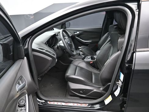 Used 2014 Ford Focus ST w/ Equipment Group 202A image 9
