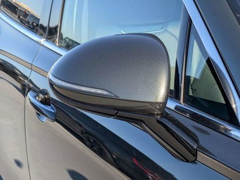 Used 2025 Genesis GV70 2.5T AWD/4WD image 11