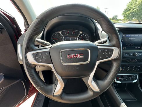 Used 2024 GMC Terrain SLE image 17