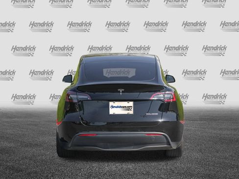 Used 2022 Tesla Model Y Performance AWD/4WD image 7