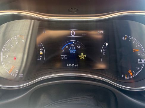 Used 2018 Jeep Grand Cherokee Altitude image 5