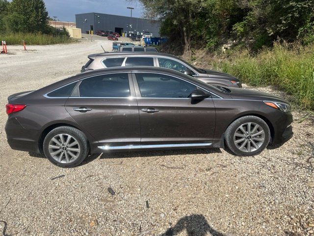 Used 2017 Hyundai Sonata Limited w/ Tech Package 03 FWD image 3