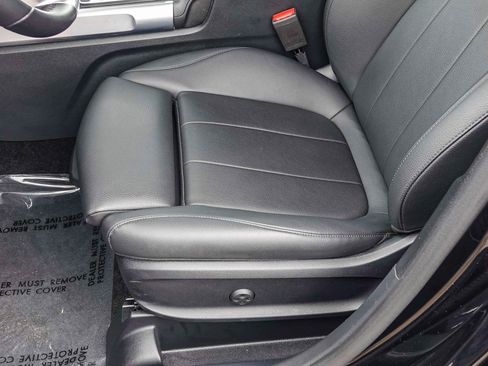 Certified 2025 Mercedes-Benz GLB 250 image 22