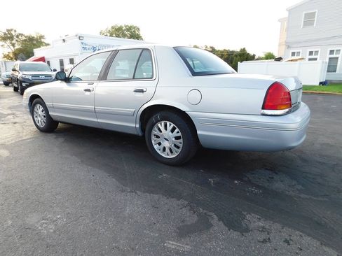 Used 2003 Ford Crown Victoria LX RWD image 7