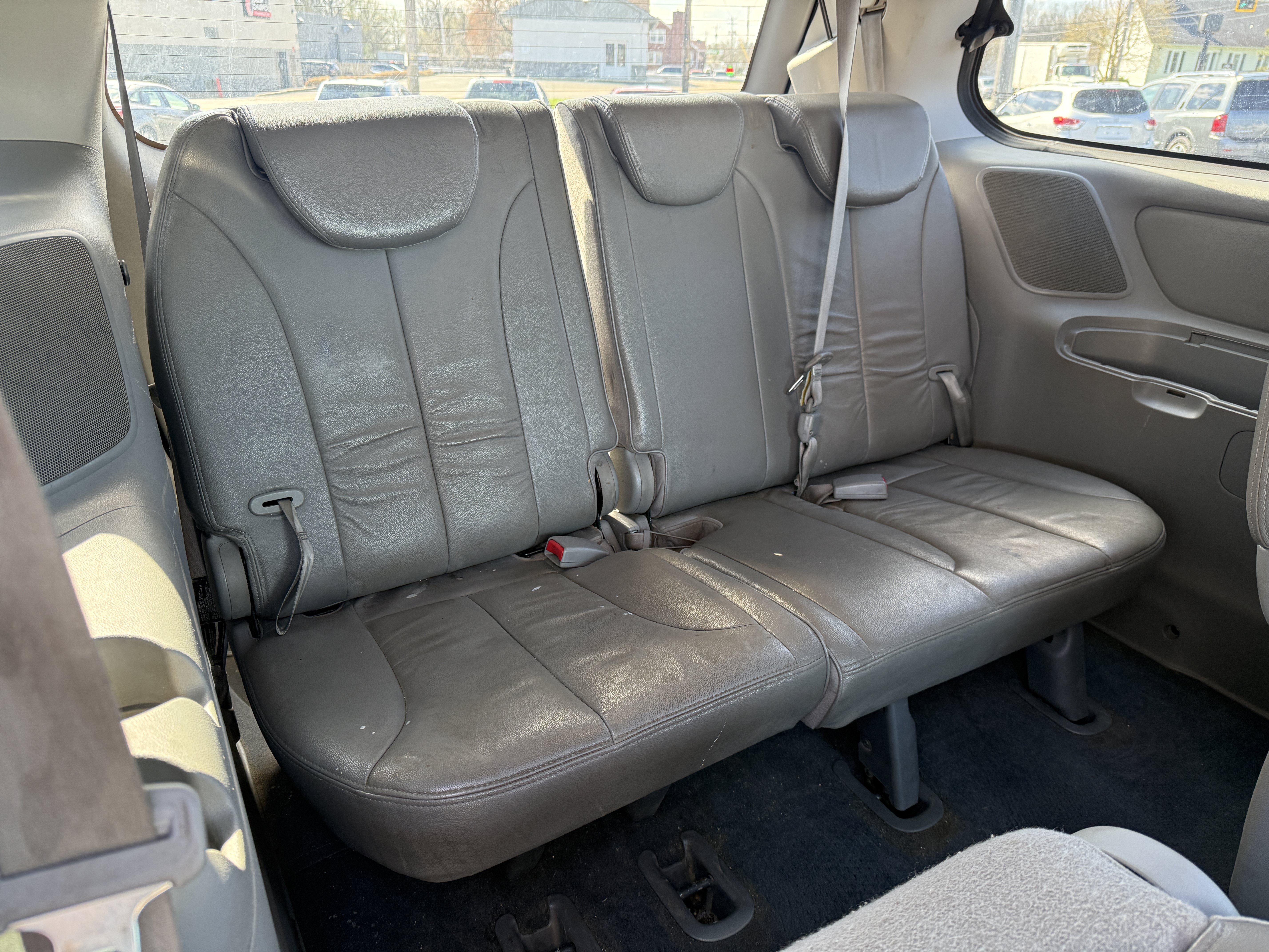 Used 2014 Kia Sedona EX w/ Luxury Package FWD image 18