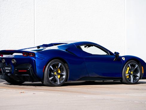 Used 2025 Ferrari SF90 Spider image 10