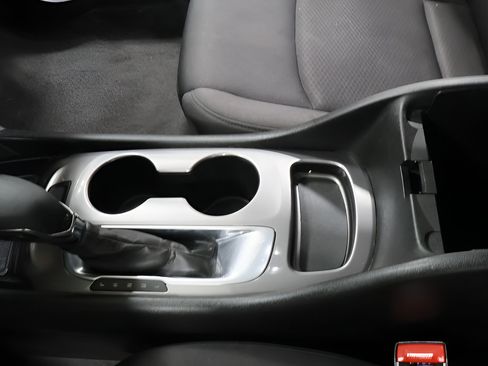 Used 2021 Chevrolet Malibu LS FWD image 19
