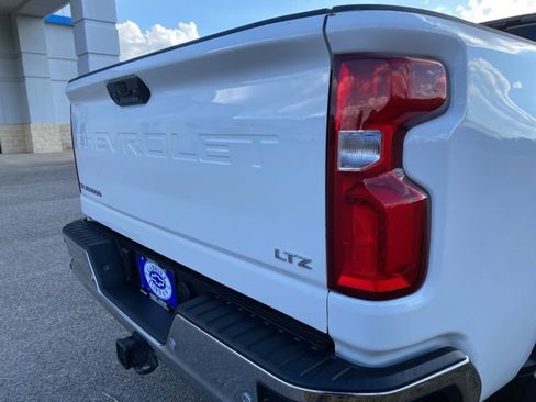 Used 2022 Chevrolet Silverado 3500 LTZ image 10