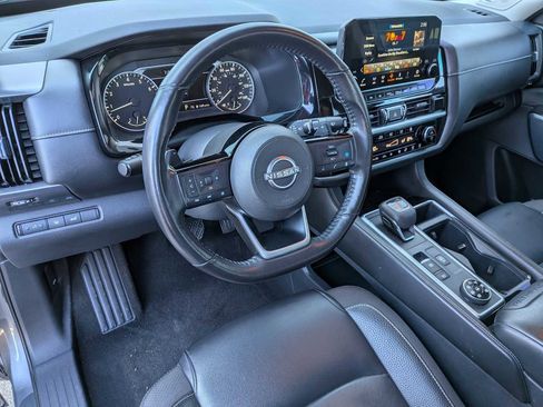 Used 2022 Nissan Pathfinder SL w/ SL Premium Package image 14