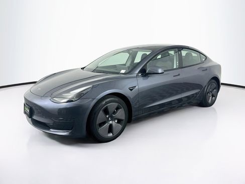 Used 2023 Tesla Model 3 Standard Range RWD image 3