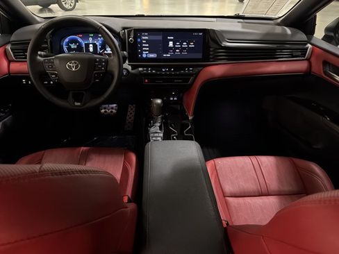 Used 2025 Toyota Camry XSE FWD image 25