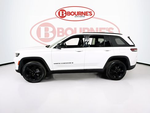 Used 2022 Jeep Grand Cherokee Altitude image 7