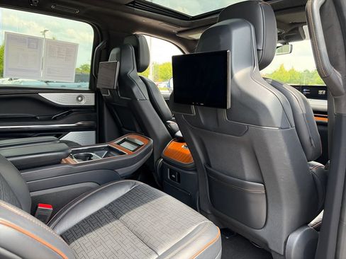 Used 2025 Lincoln Navigator L Black Label AWD/4WD image 36