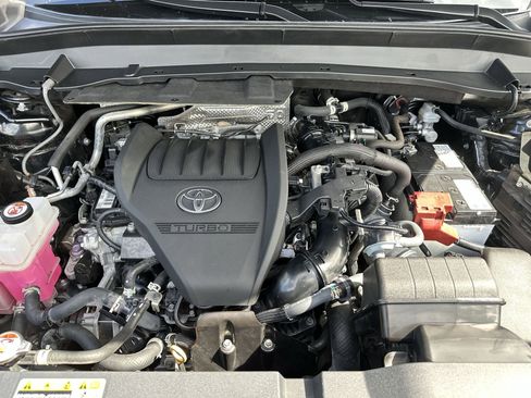 Used 2024 Toyota Grand Highlander Limited image 18