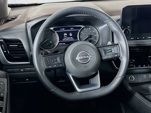 Used 2023 Nissan Rogue SL w/ SL Premium Package image 18