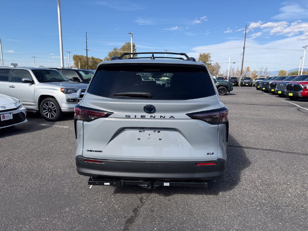 Used 2025 Toyota Sienna XLE Woodland Edition AWD/4WD image 3