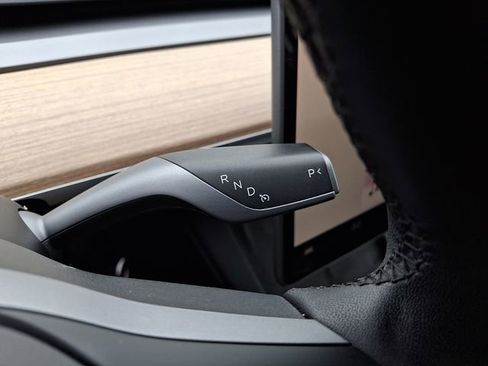 Used 2023 Tesla Model 3 Standard Range RWD image 16