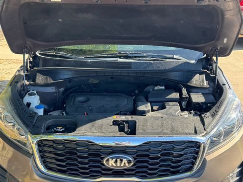 Used 2019 Kia Sorento FWD image 11