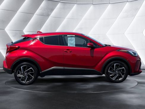 Used 2021 Toyota C-HR Limited FWD image 6