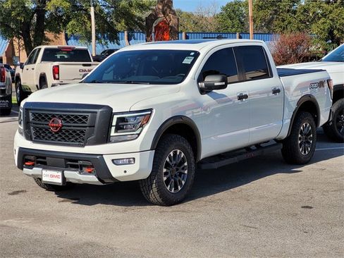 Used 2024 Nissan Titan PRO-4X w/ Pro-4x Convenience Package image 3