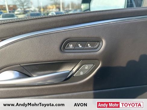 Used 2023 Cadillac Escalade Premium Luxury image 11