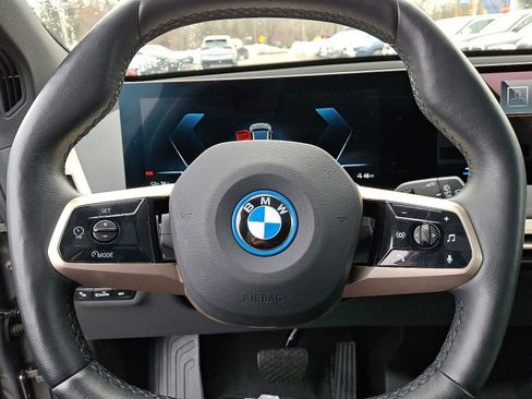 Used 2025 BMW iX xDrive50 w/ Premium Package AWD/4WD image 20